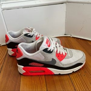 Nike AirMax Sneakers